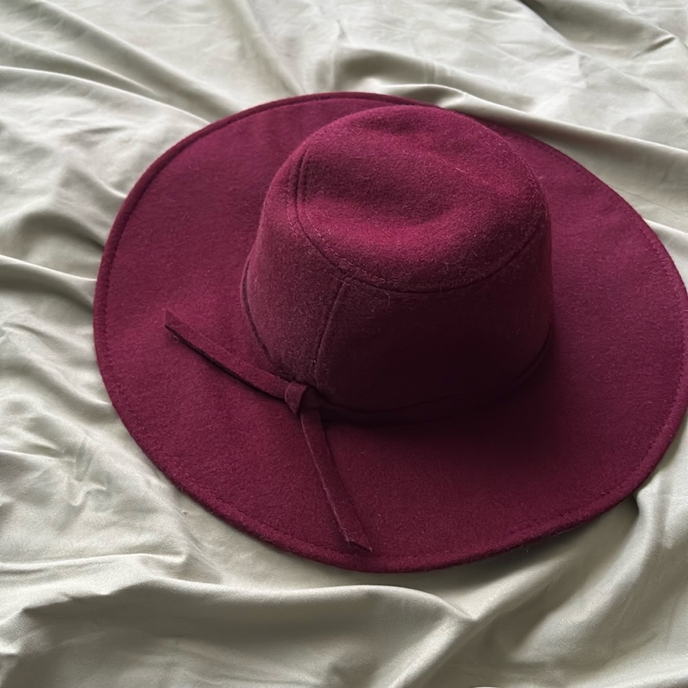 Vintage burgundy maroon hat